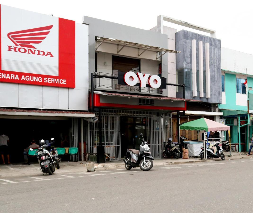 Oyo 1191 Monalisa Residence And Cafe Padang  Extérieur photo